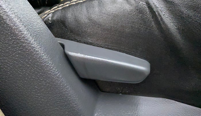 2014 Nissan Terrano XV D THP 110 PS, Diesel, Manual, 45,378 km, Driver Side Adjustment Panel