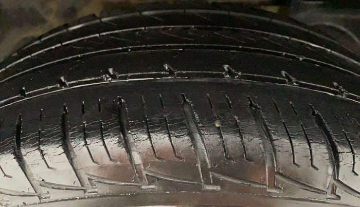 2014 Nissan Terrano XV D THP 110 PS, Diesel, Manual, 45,378 km, Left Rear Tyre Tread