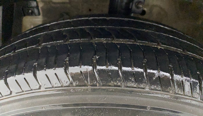 2012 Maruti Swift Dzire VDI, Diesel, Manual, 95,702 km, Left Front Tyre Tread