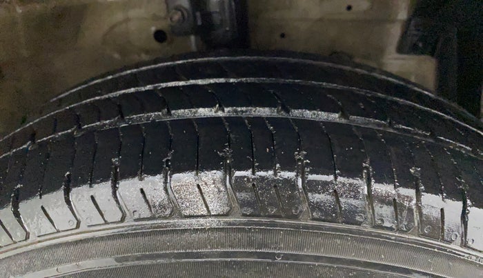 2012 Maruti Swift Dzire VDI, Diesel, Manual, 95,702 km, Right Front Tyre Tread