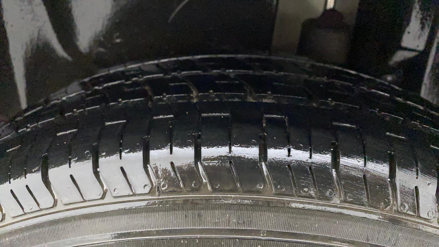 2012 Maruti Swift Dzire VDI, Diesel, Manual, 95,702 km, Left Rear Tyre Tread