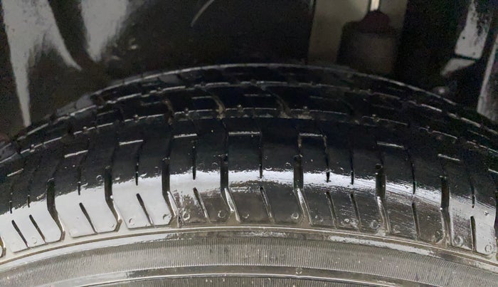 2012 Maruti Swift Dzire VDI, Diesel, Manual, 95,702 km, Left Rear Tyre Tread