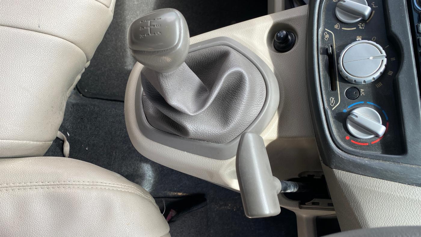 2014 Datsun Go T, Petrol, Manual, 56,119 km, Gear Lever