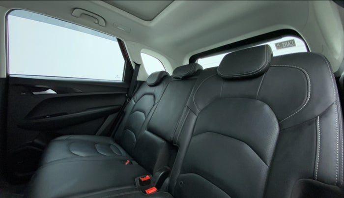 2020 MG HECTOR SHARP 1.5 DCT PETROL, Petrol, Automatic, 37,484 km, Right Side Rear Door Cabin