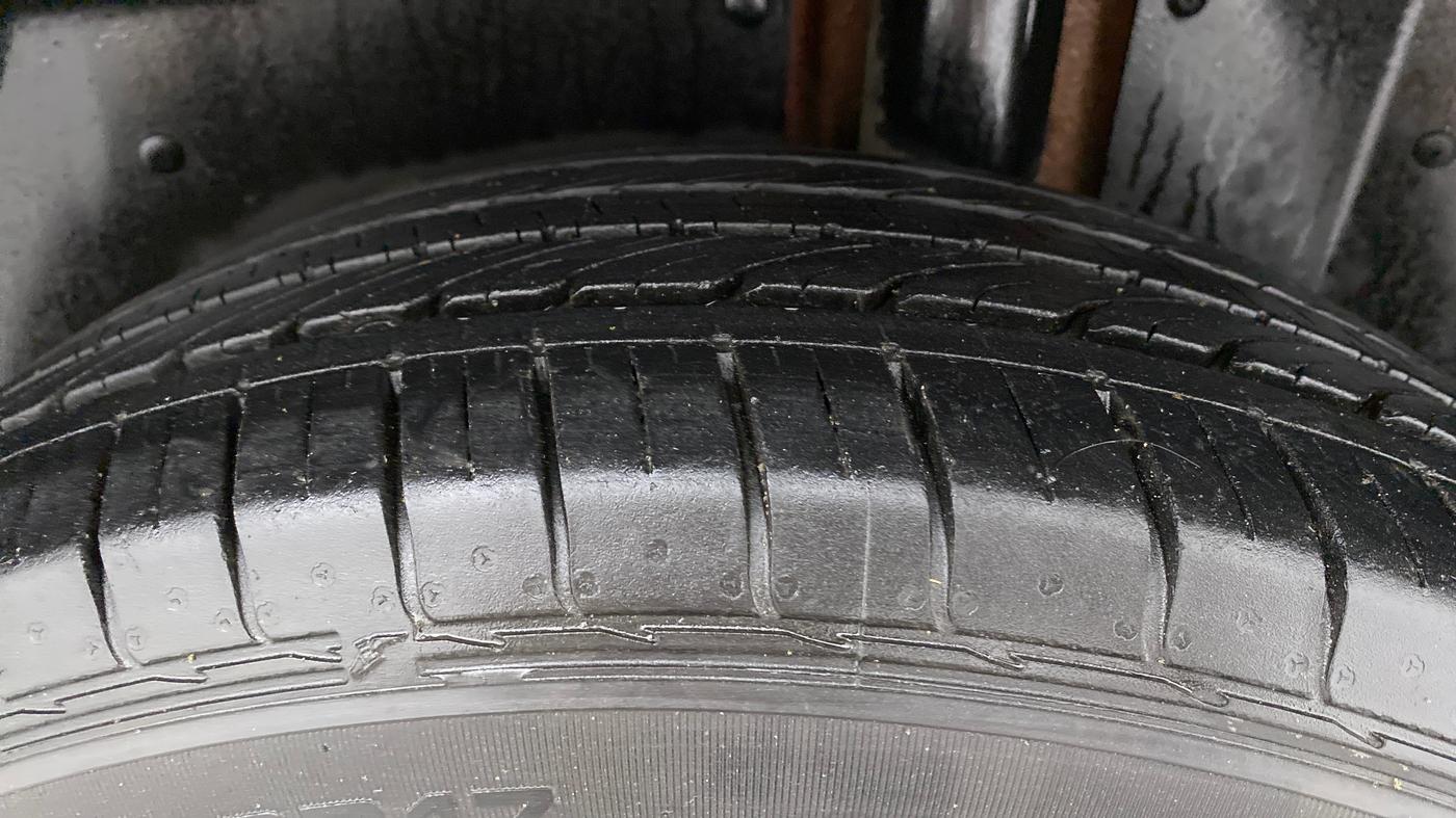 2020 MG HECTOR SHARP 1.5 DCT PETROL, Petrol, Automatic, 37,484 km, Left Rear Tyre Tread