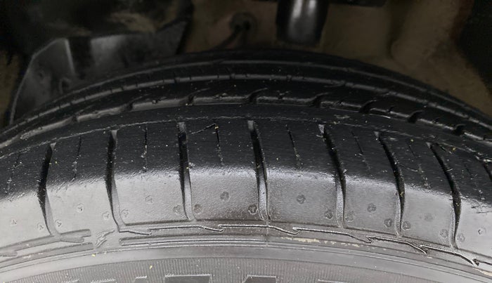 2020 MG HECTOR SHARP 1.5 DCT PETROL, Petrol, Automatic, 37,484 km, Left Front Tyre Tread