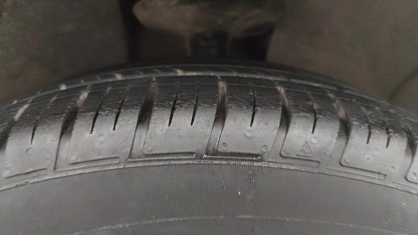 2021 Renault Duster RXS 1.3 TURBO PETROL MT, Petrol, Manual, 25,708 km, Right Front Tyre Tread