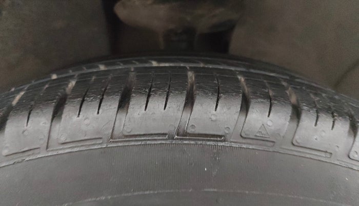 2021 Renault Duster RXS 1.3 TURBO PETROL MT, Petrol, Manual, 25,708 km, Right Front Tyre Tread