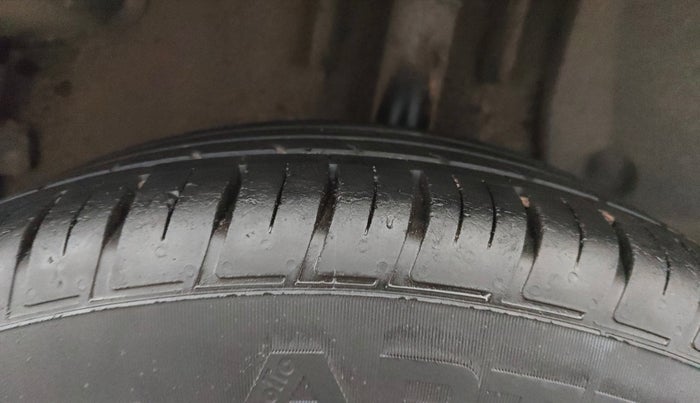 2021 Renault Duster RXS 1.3 TURBO PETROL MT, Petrol, Manual, 25,708 km, Left Rear Tyre Tread