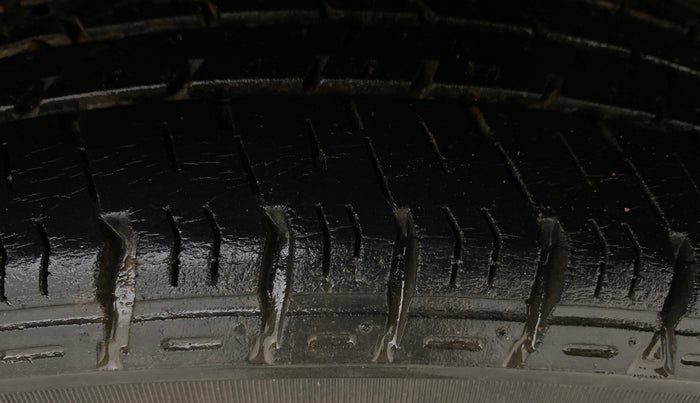 2016 Hyundai Grand i10 SPORTZ 1.2 KAPPA VTVT, Petrol, Manual, 93,631 km, Left Rear Tyre Tread