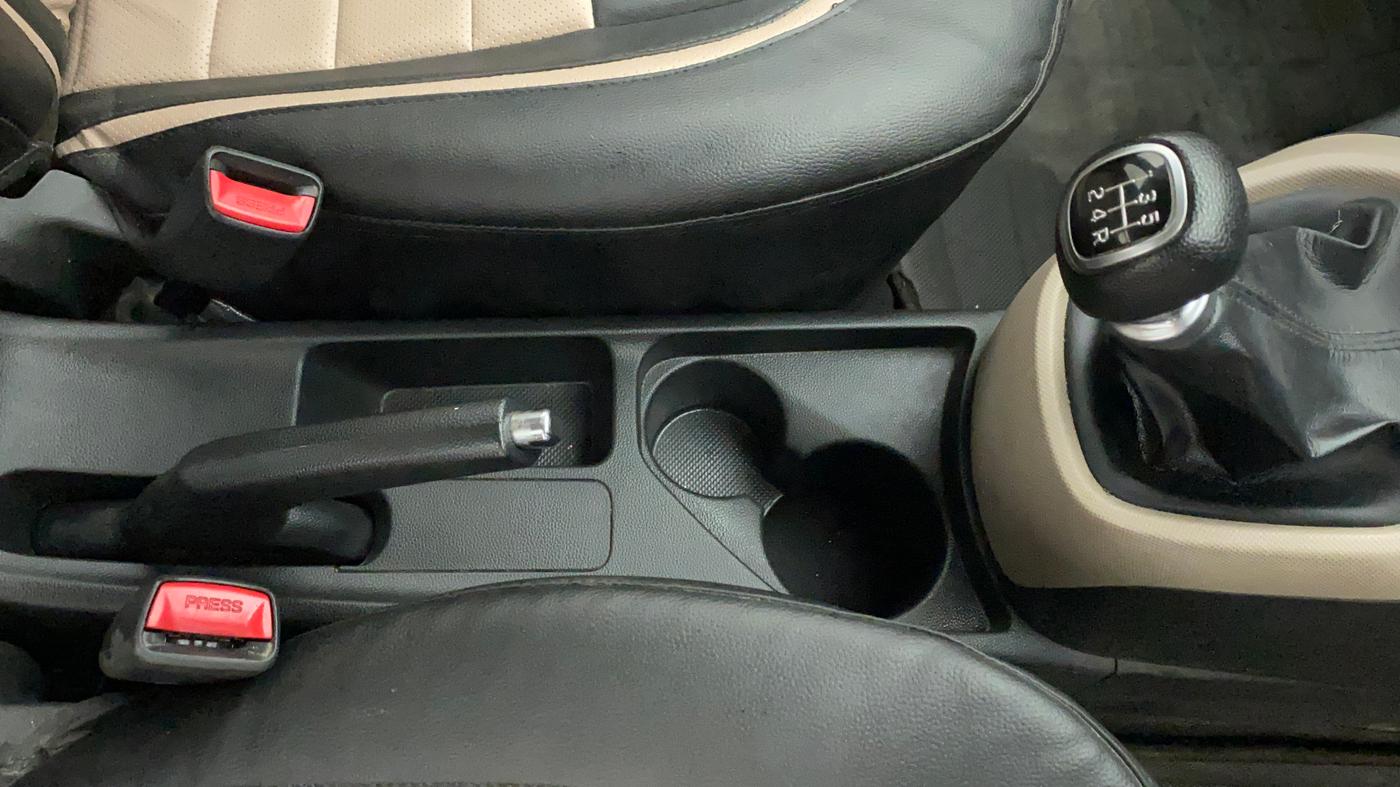 2019 Hyundai Grand i10 SPORTZ 1.2 KAPPA VTVT, Petrol, Manual, 26,498 km, Gear Lever