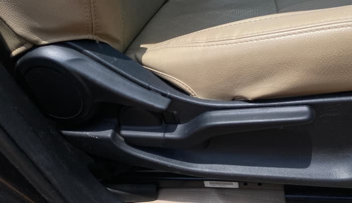 2022 Honda City 1.5L I-VTEC VX, Petrol, Manual, 37,205 km, Driver Side Adjustment Panel