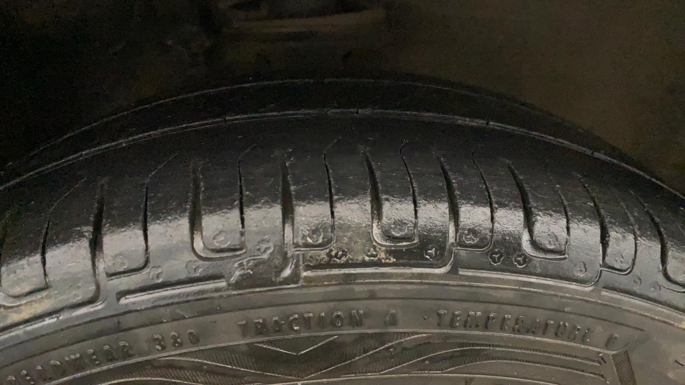 2019 Maruti Alto K10 LXI CNG (AIRBAG), CNG, Manual, 85,974 km, Right Front Tyre Tread