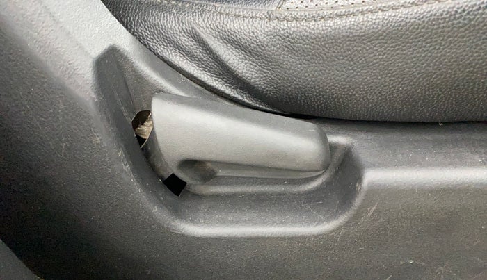 2015 Maruti Wagon R 1.0 LXI CNG, CNG, Manual, 75,835 km, Driver Side Adjustment Panel