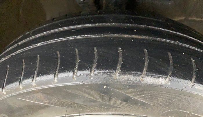 2015 Maruti Wagon R 1.0 LXI CNG, CNG, Manual, 75,835 km, Right Front Tyre Tread