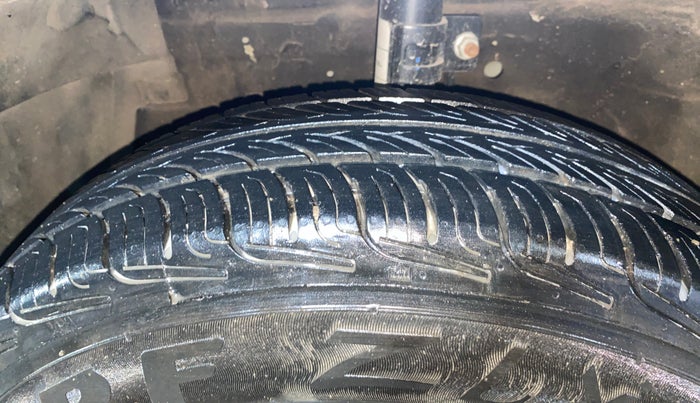 2014 Maruti Swift Dzire VXI, Petrol, Manual, 24,319 km, Left Front Tyre Tread
