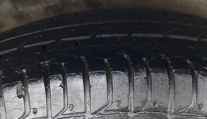 2010 Hyundai i10 MAGNA 1.2, Petrol, Manual, 47,037 km, Right Rear Tyre Tread