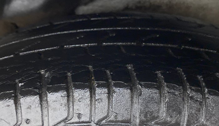 2010 Hyundai i10 MAGNA 1.2, Petrol, Manual, 47,037 km, Left Rear Tyre Tread