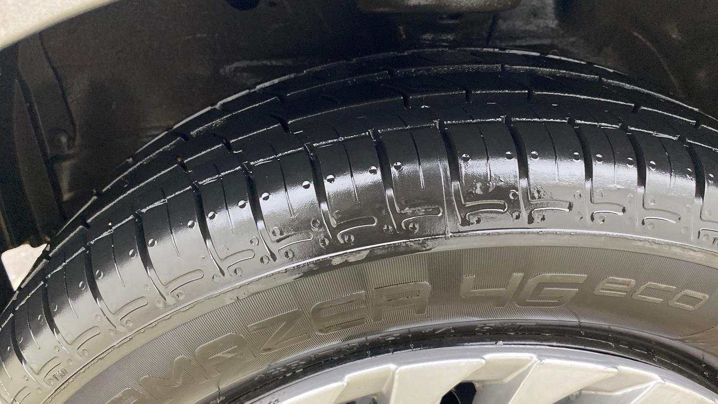 2014 Maruti Wagon R 1.0 VXI, Petrol, Manual, 68,936 km, Left Front Tyre Tread