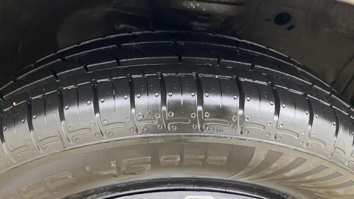 2014 Maruti Wagon R 1.0 VXI, Petrol, Manual, 68,936 km, Right Front Tyre Tread