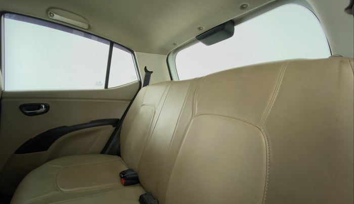 2016 Hyundai i10 SPORTZ 1.1 IRDE2, Petrol, Manual, 34,610 km, Right Side Rear Door Cabin