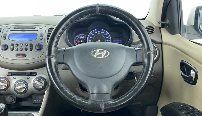 2016 Hyundai i10 SPORTZ 1.1 IRDE2, Petrol, Manual, 34,610 km, Steering Wheel Close Up