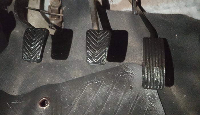 2017 Hyundai Eon MAGNA +, Petrol, Manual, 34,960 km, Pedals