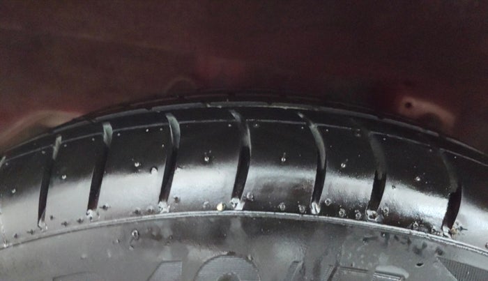 2017 Hyundai Eon MAGNA +, Petrol, Manual, 34,960 km, Right Rear Tyre Tread