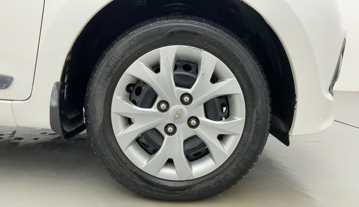 2015 Hyundai Grand i10 SPORTZ 1.2 KAPPA VTVT, Petrol, Manual, 13,675 km, Right Front Wheel