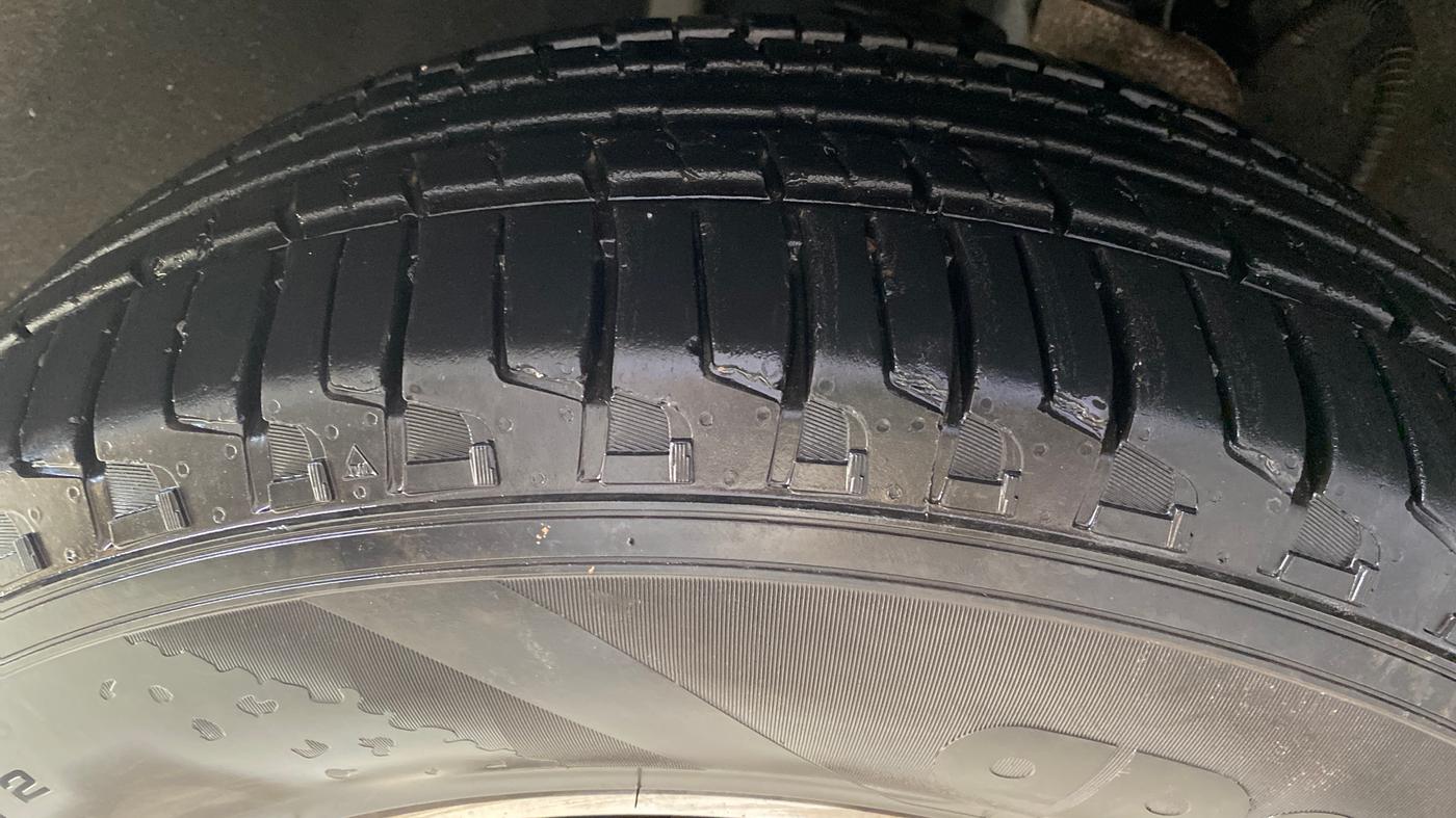 2023 Mahindra SCORPIO-N Z2 PETROL MT 7 STR, Petrol, Manual, 18,151 km, Left Front Tyre Tread