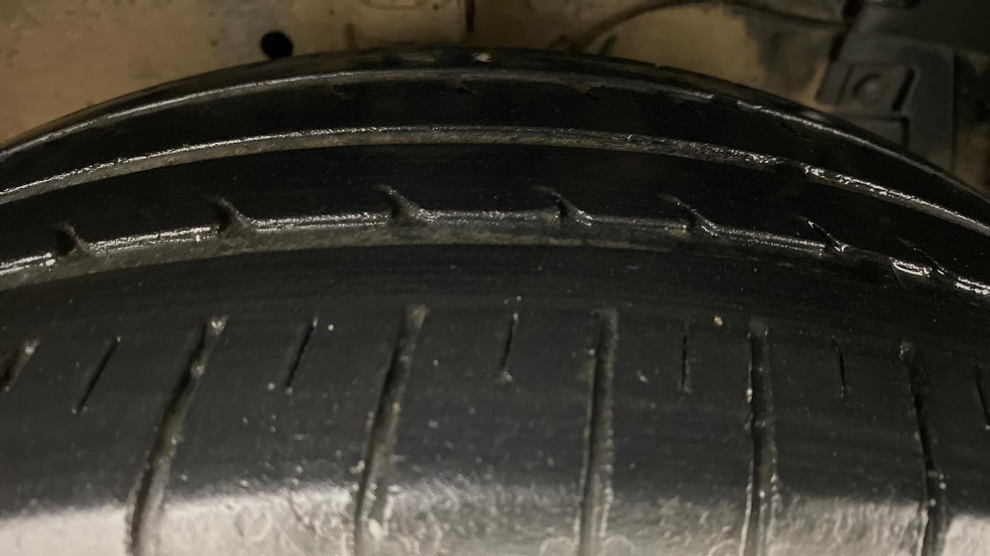 2014 Maruti Ciaz ZXI AMT, Petrol, Automatic, 43,773 km, Right Front Tyre Tread