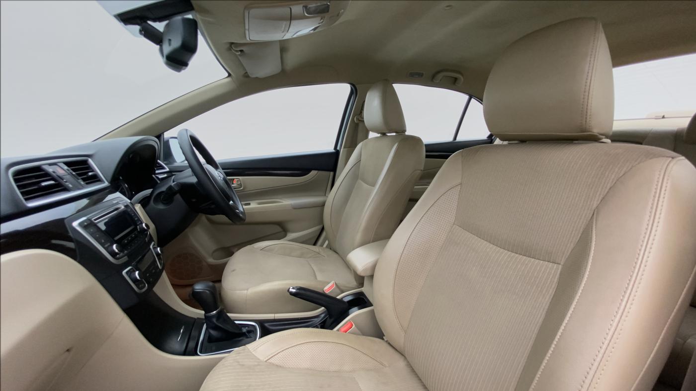 2014 Maruti Ciaz ZXI AMT, Petrol, Automatic, 43,773 km, Right Side Front Door Cabin