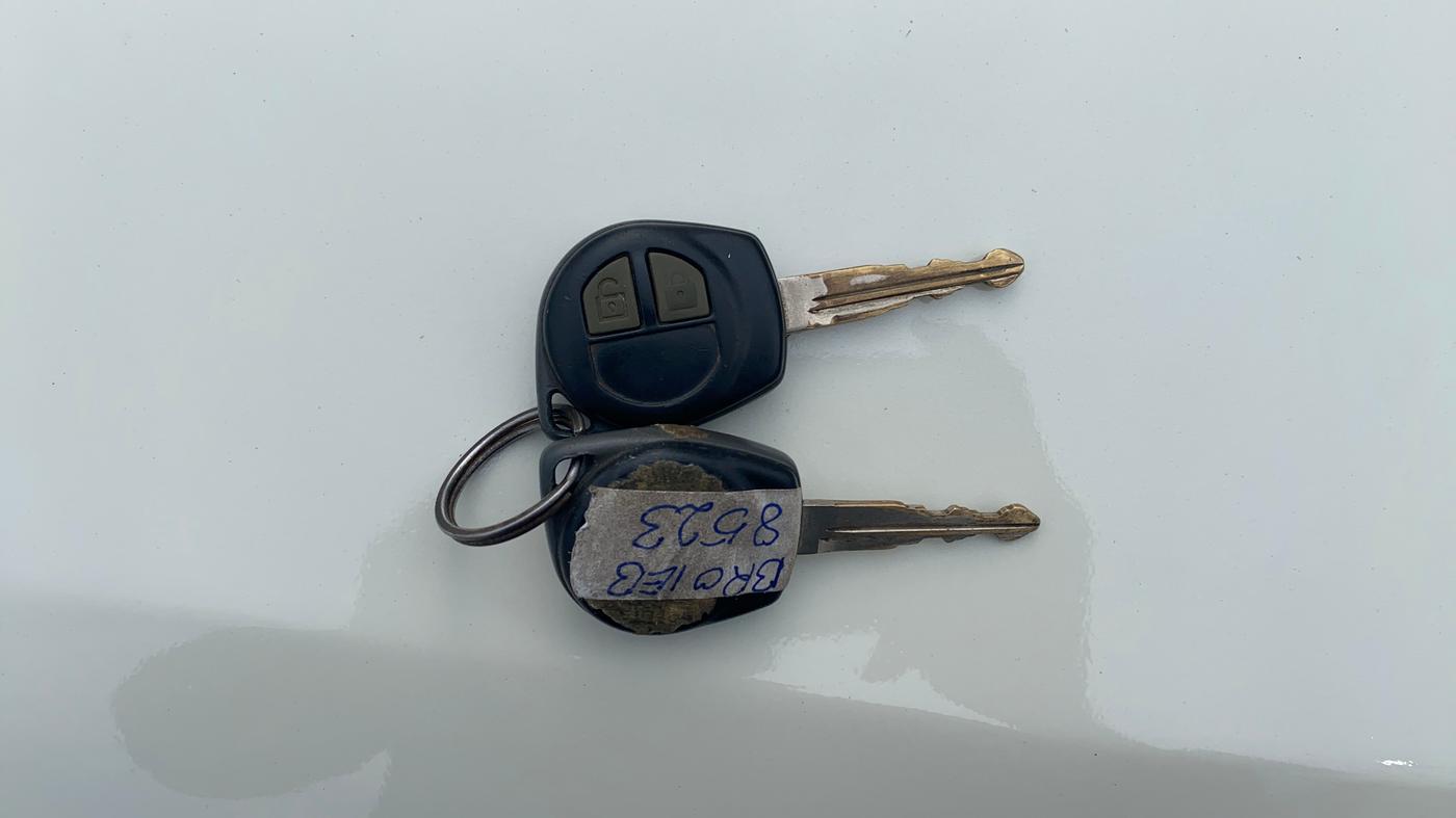 2019 Maruti Swift Dzire TOUR S DIESEL, Diesel, Manual, 75,294 km, Key Close Up