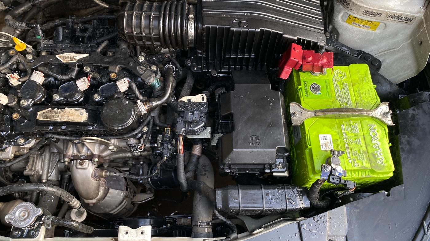2020 Tata ALTROZ XT PETROL, Petrol, Manual, 1,23,702 km, Engine View - Left
