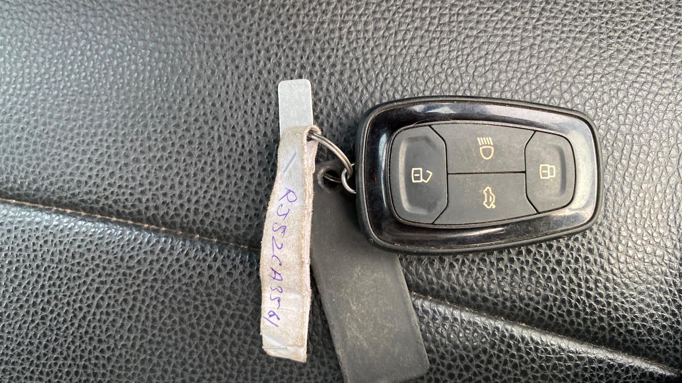 2020 Tata ALTROZ XT PETROL, Petrol, Manual, 1,23,702 km, Key Close Up