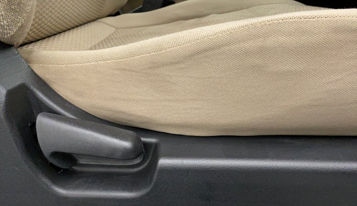 2018 Maruti Wagon R 1.0 LXI CNG, CNG, Manual, 63,646 km, Driver Side Adjustment Panel