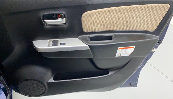 2018 Maruti Wagon R 1.0 LXI CNG, CNG, Manual, 63,646 km, Driver Side Door Panels Control
