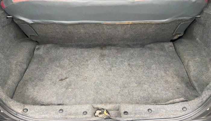 2010 Maruti Alto LXI, Petrol, Manual, 98,628 km, Boot Inside
