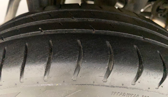 2010 Maruti Alto LXI, Petrol, Manual, 98,628 km, Right Rear Tyre Tread