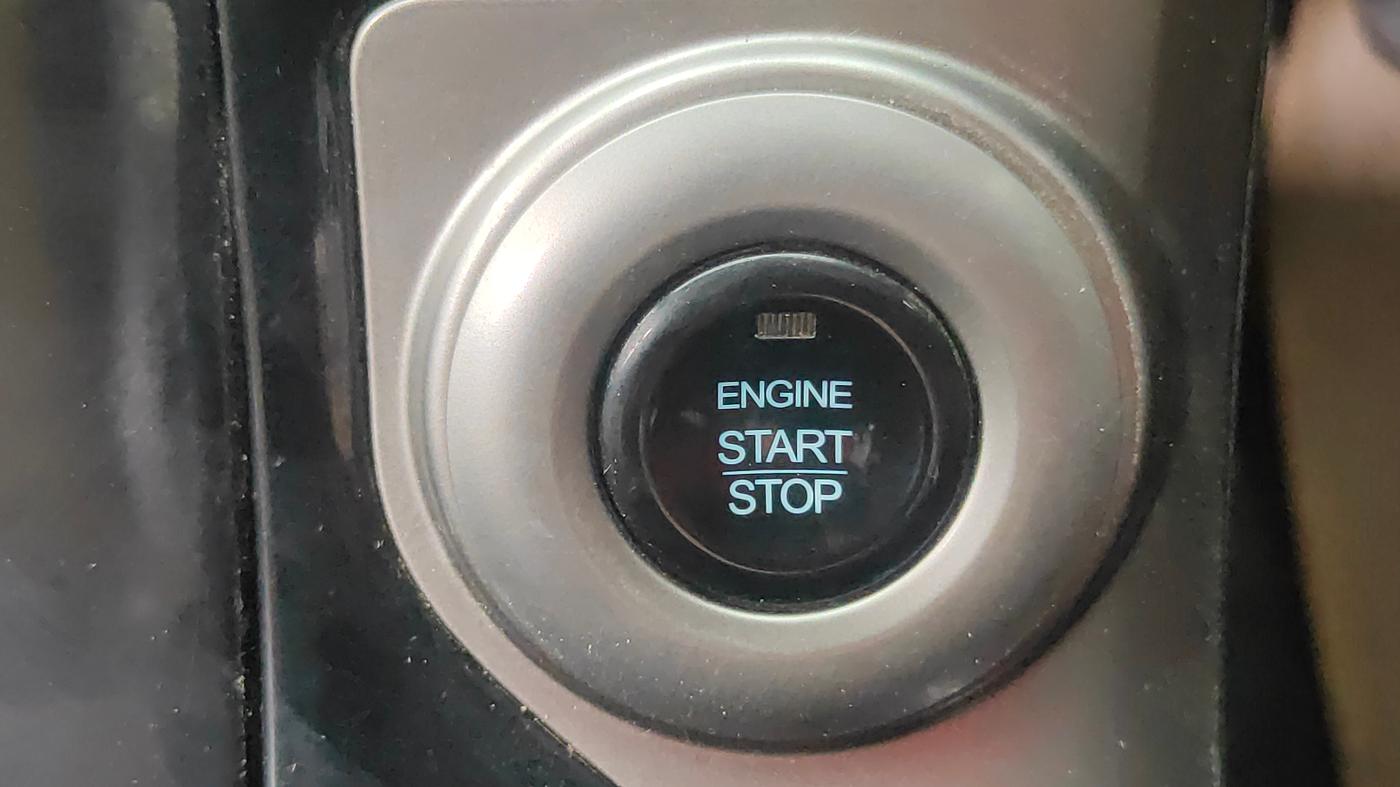 2021 Mahindra XUV500 W9, Diesel, Manual, 77,116 km, Keyless Start/ Stop Button