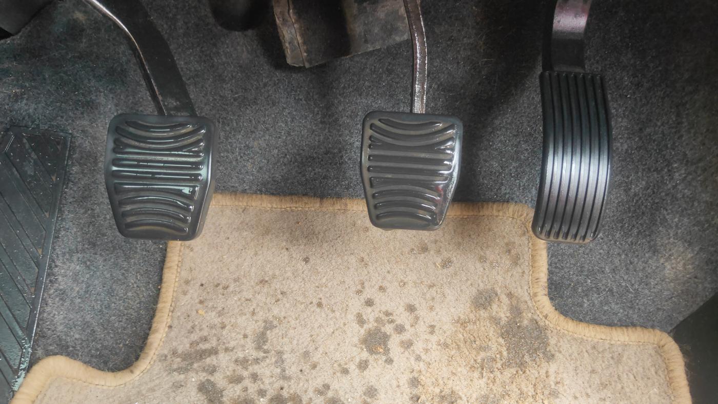 2021 Mahindra XUV500 W9, Diesel, Manual, 77,116 km, Pedals