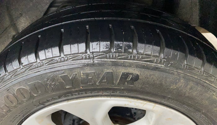 2016 Ford Figo Aspire TITANIUM 1.5 PETROL AT, Petrol, Automatic, 78,294 km, Left Rear Tyre Tread