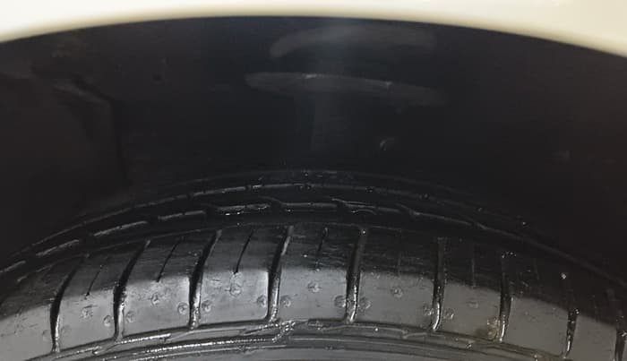 2016 Maruti Ciaz ZXI+, Petrol, Manual, 29,751 km, Left Front Tyre Tread