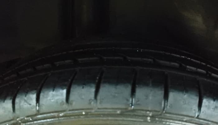 2016 Maruti Ciaz ZXI+, Petrol, Manual, 29,751 km, Right Rear Tyre Tread