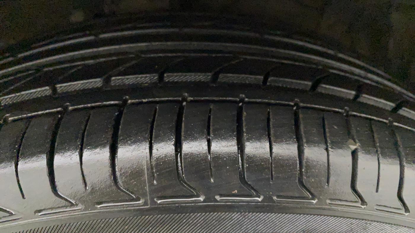2012 Maruti Ertiga VDI, Diesel, Manual, 53,045 km, Right Front Tyre Tread