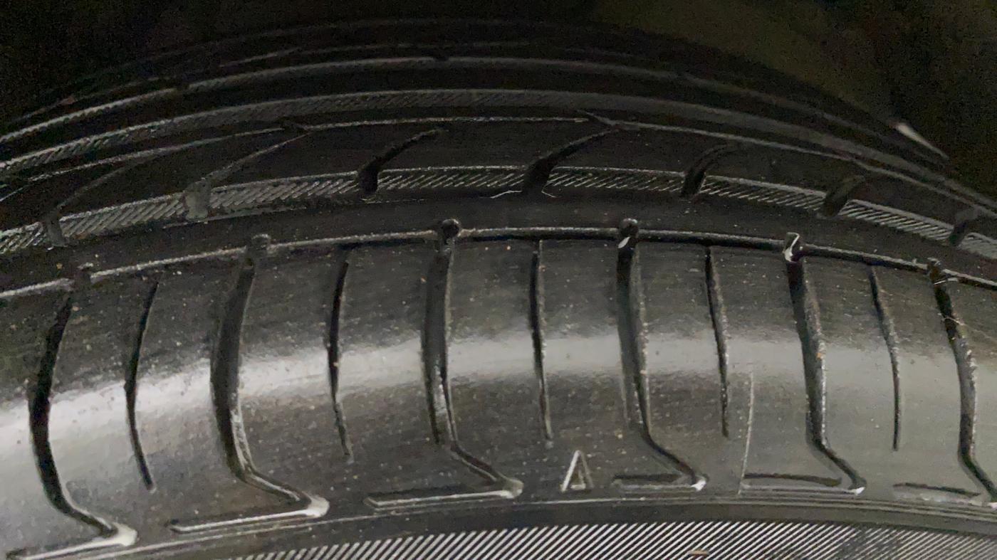 2012 Maruti Ertiga VDI, Diesel, Manual, 53,045 km, Left Rear Tyre Tread