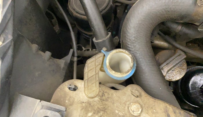 2012 Maruti Ertiga VDI, Diesel, Manual, 53,045 km, Front windshield - Wiper bottle cap missing