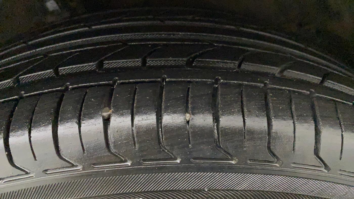2012 Maruti Ertiga VDI, Diesel, Manual, 53,045 km, Left Front Tyre Tread