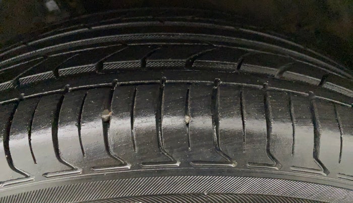 2012 Maruti Ertiga VDI, Diesel, Manual, 53,045 km, Left Front Tyre Tread