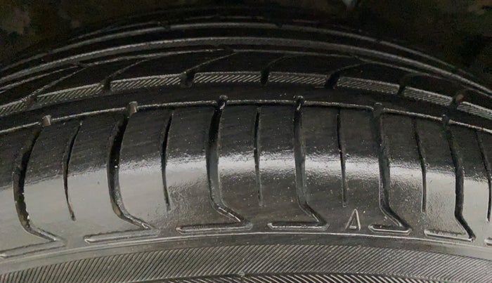 2012 Maruti Ertiga VDI, Diesel, Manual, 53,045 km, Right Rear Tyre Tread